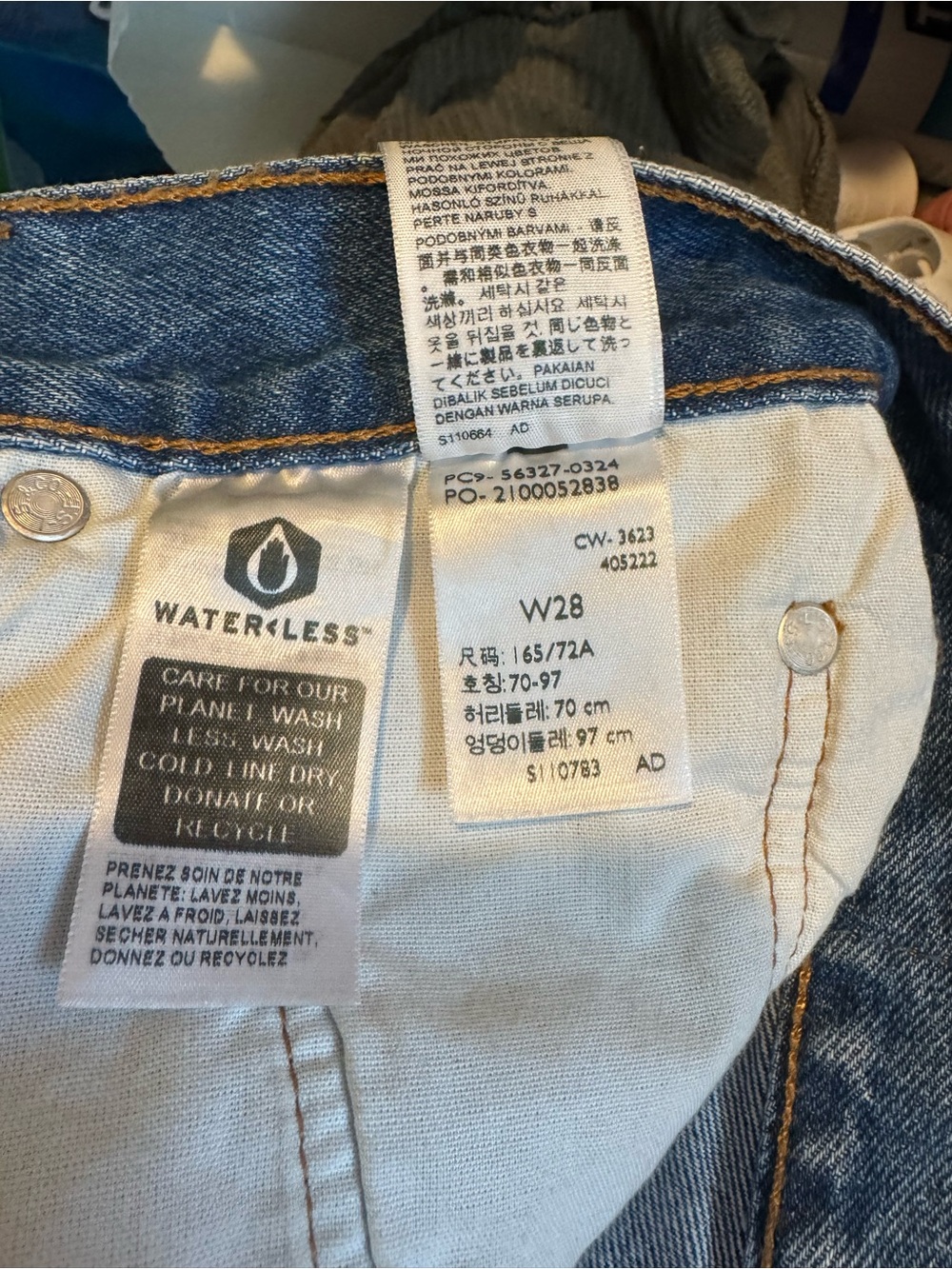 Levi's 501 Distressed Ripped Denim shorts - Picture 7 of 7